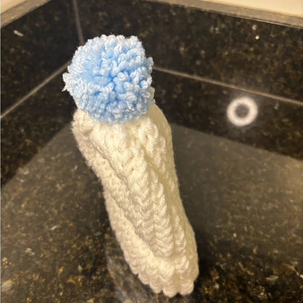 NWOT Newborn White Knit Hat w/Blue Pom-Pom